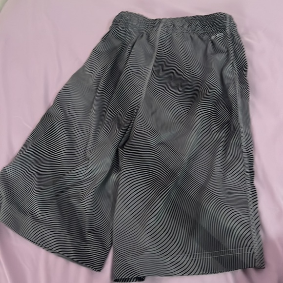 Grey Nike Dri-Fit - Picture 4 of 5